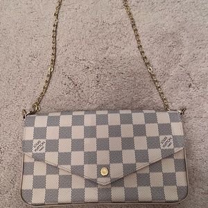 Louis Vuitton Felicia Pochette